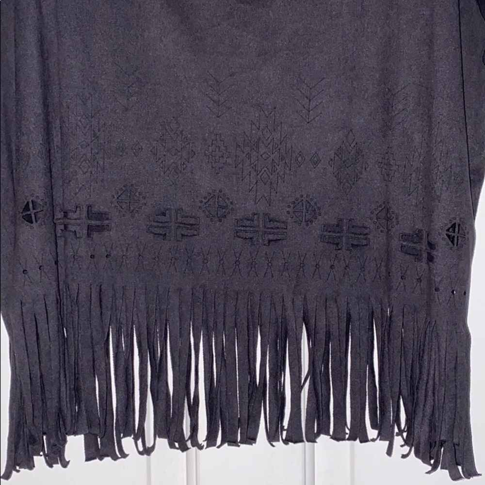 The perfect fringe shirt with delicate details
